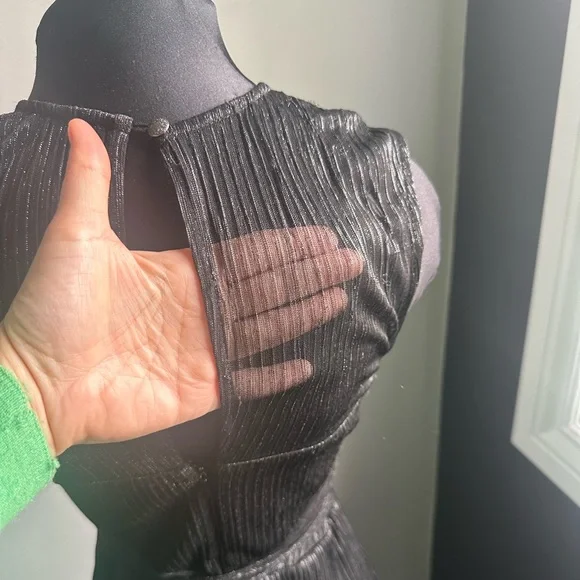 Dress - Picture 2 of 4